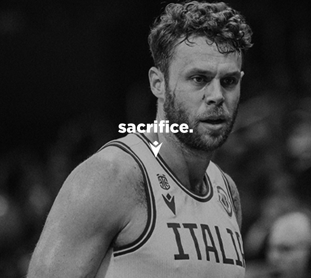 Instagram post featuring Macron campaign image 3 (mobile)